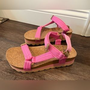 REEF SANDALS - new!  Size 7. Originally $75